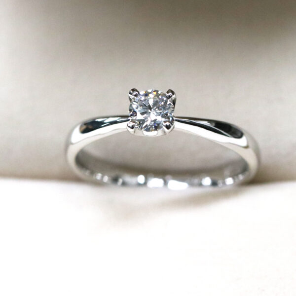 奈良手作り婚約指輪でプロポーズ。RingRing。プラチナダイヤモンド。